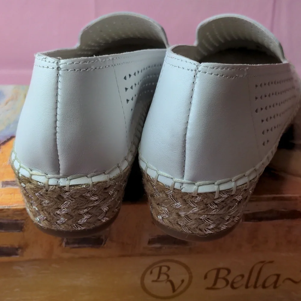 Bella Vita White Leather Channing Cap Toe Metallic Detail Espadrilles size 9